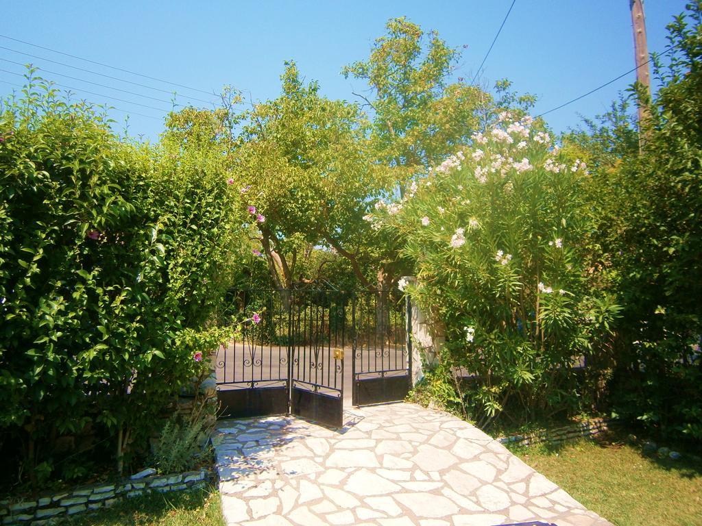 Villa Frias Asprogerakata Pokoj fotografie