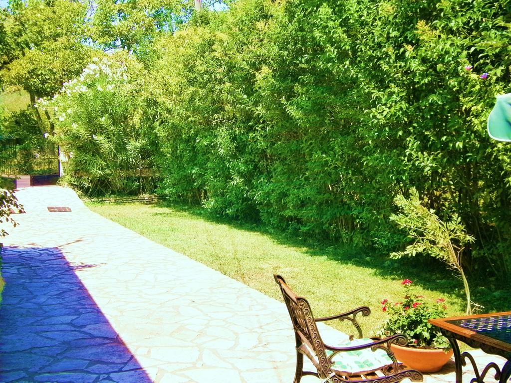 Villa Frias Asprogerakata Pokoj fotografie
