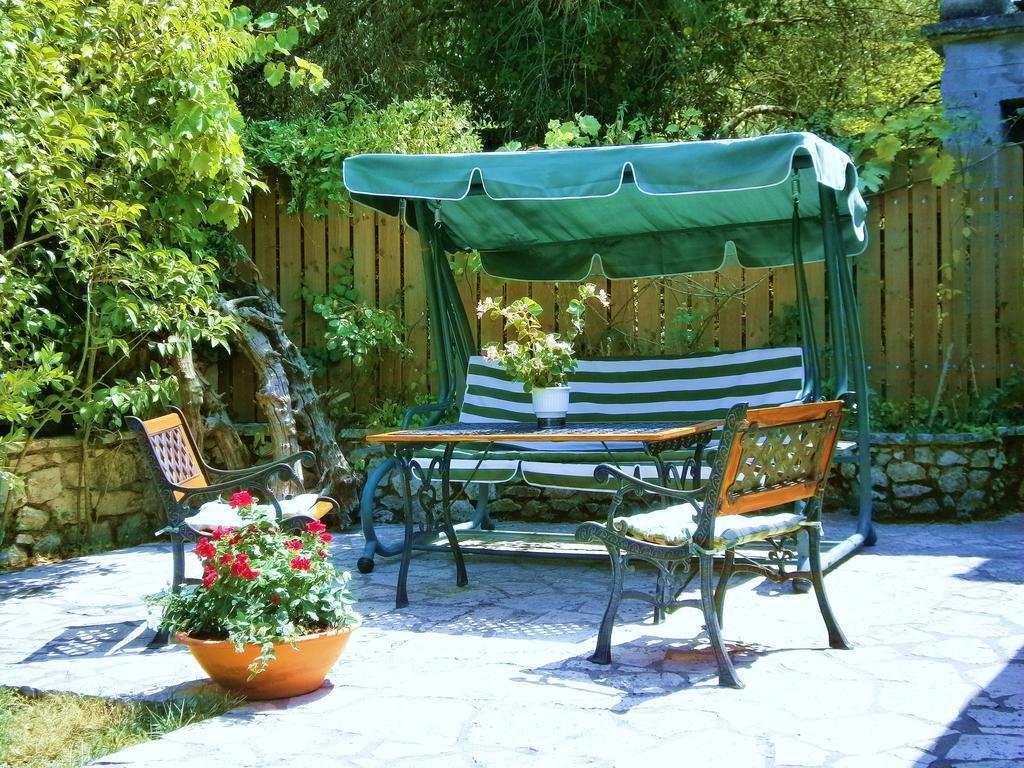Villa Frias Asprogerakata Pokoj fotografie