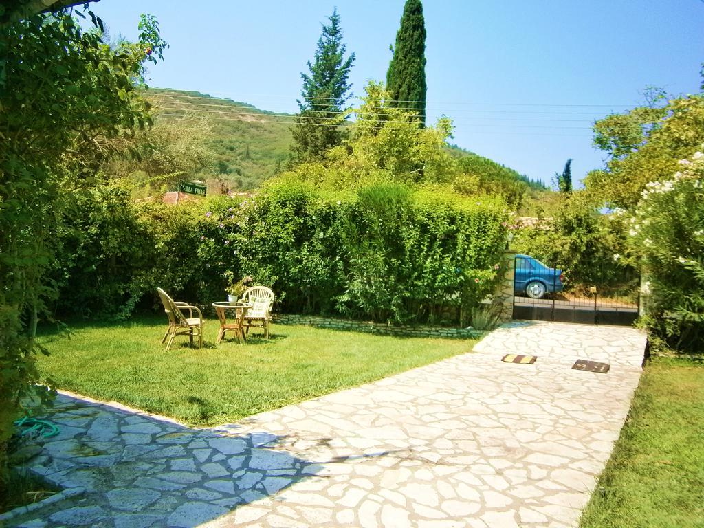 Villa Frias Asprogerakata Pokoj fotografie