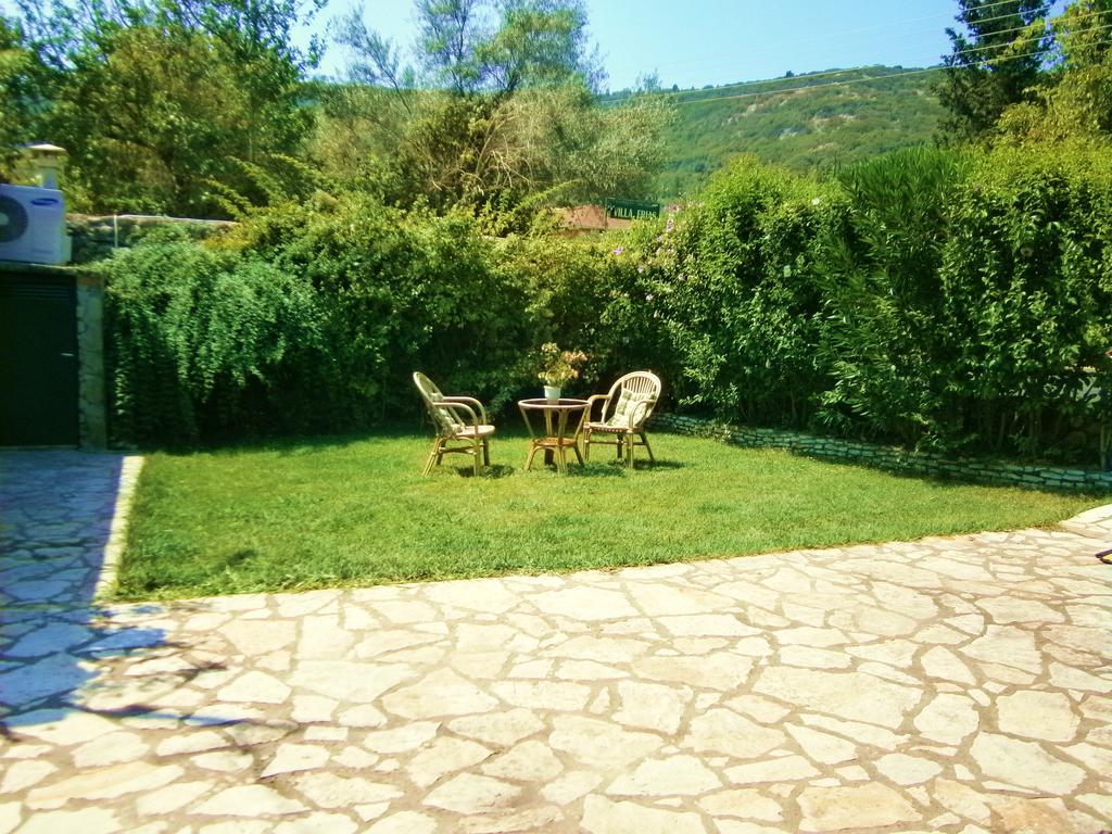 Villa Frias Asprogerakata Pokoj fotografie