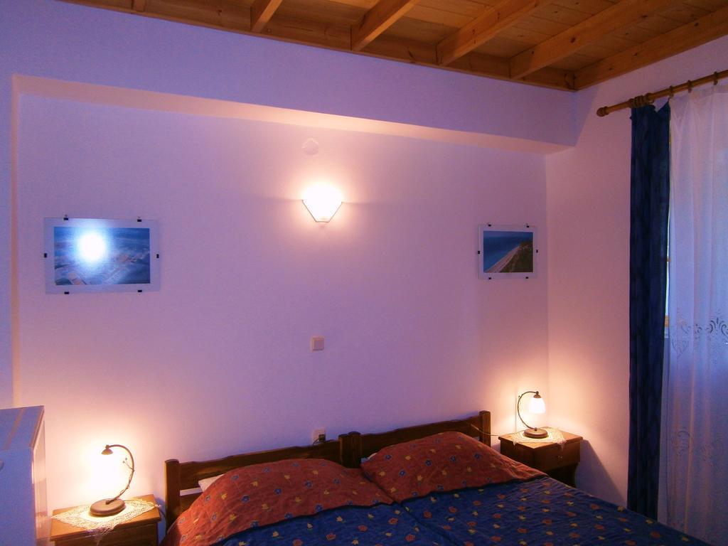 Villa Frias Asprogerakata Pokoj fotografie